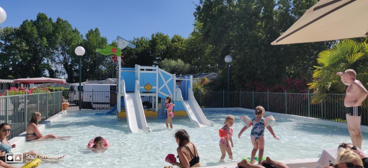 Camping La Haie Penee **** Сант-Контан-ан-Турмо Екстериор снимка